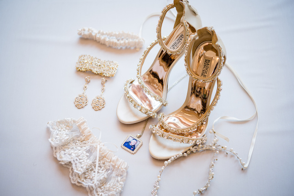 South Carolina bride's wedding day accessories including a locket with a photo of her late father and fabulous Badgley Mischka wedding shows